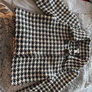 Aqua Black and White houndstooth swing coat with 3/4 sleeves